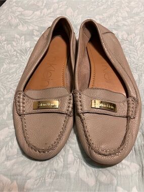 Calvin Klein Women's Taupe Leather Loafers Size 7.5